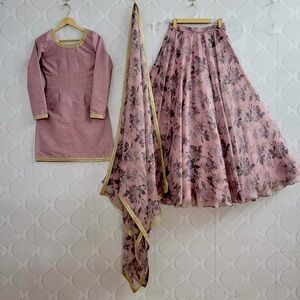 Gorgeous simple Lehnga Floral